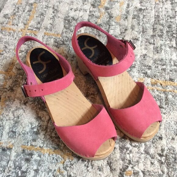 CAPE CLOGS MADE IN SWEDEN! EUC! SIZE 36/5.5